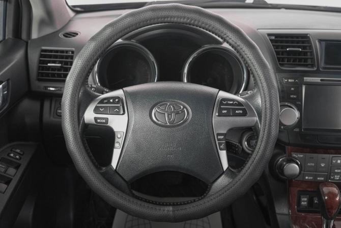 Toyota Highlander II (XU40) Рестайлинг с пробегом 2013 года, цена 2 299 000 рублей, 240000 км, внедорожник, Автокод Объявления