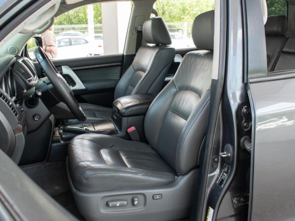 Toyota Land Cruiser 200 Series с пробегом 2010 года, цена 2 999 000 рублей, 372383 км, внедорожник, Автокод Объявления