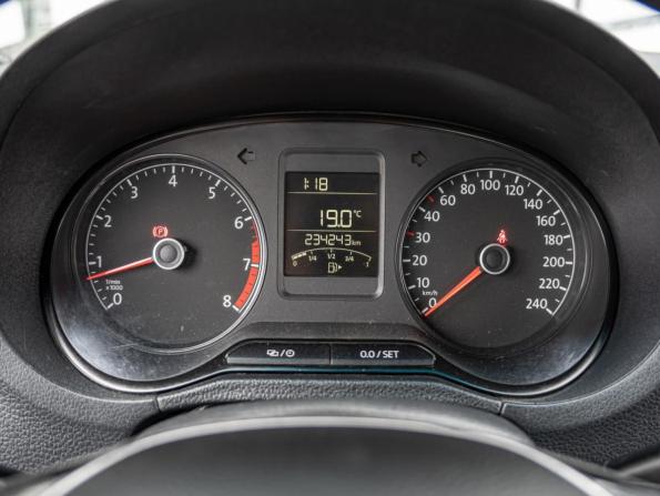 Volkswagen Polo V Рестайлинг с пробегом 2016 года, цена 860 000 рублей, 234243 км, седан, Автокод Объявления
