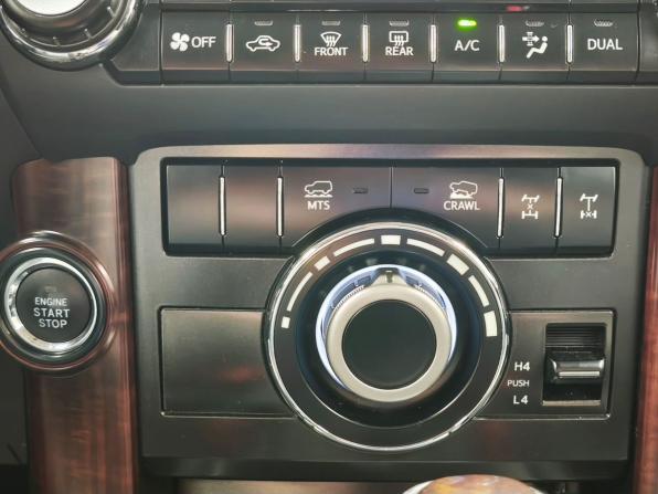 Toyota Land Cruiser Prado 150 Series Рестайлинг 1 с пробегом 2016 года, цена 3 649 000 рублей, 238335 км, внедорожник, Автокод Объявления
