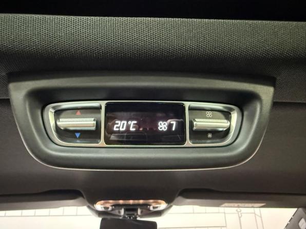 Mercedes-Benz V-Класс III (W447) Рестайлинг 2 с пробегом 2024 года, цена 12 220 000 рублей, 7900 км, минивэн, Автокод Объявления