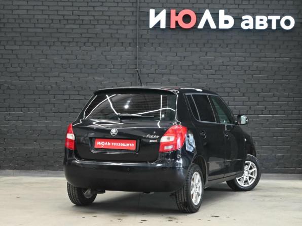 Skoda Fabia II Рестайлинг с пробегом 2011 года, цена 600 000 рублей, 214161 км, хэтчбек, Автокод Объявления