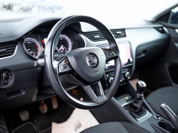 Skoda Octavia III (A7) Рестайлинг с пробегом 2017 года, цена 1 599 000 рублей, 186796 км, лифтбек, Автокод Объявления