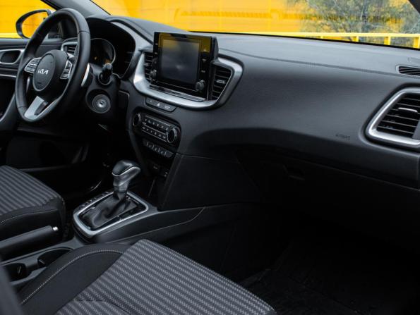 Kia Ceed III Рестайлинг с пробегом 2022 года, цена 2 300 000 рублей, 36132 км, хэтчбек, Автокод Объявления