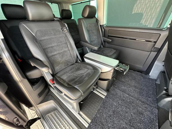 Volkswagen Multivan T6 с пробегом 2018 года, цена 5 210 000 рублей, 152824 км, минивэн, Автокод Объявления