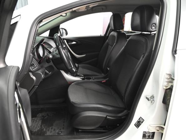 Opel Astra J с пробегом 2011 года, цена 929 000 рублей, 259026 км, хэтчбек, Автокод Объявления