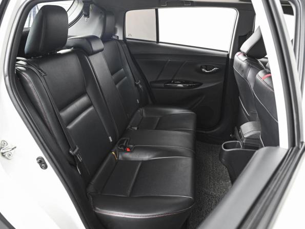 Toyota Yaris XP150 Рестайлинг с пробегом 2021 года, цена 1 775 000 рублей, 34077 км, хэтчбек, Автокод Объявления