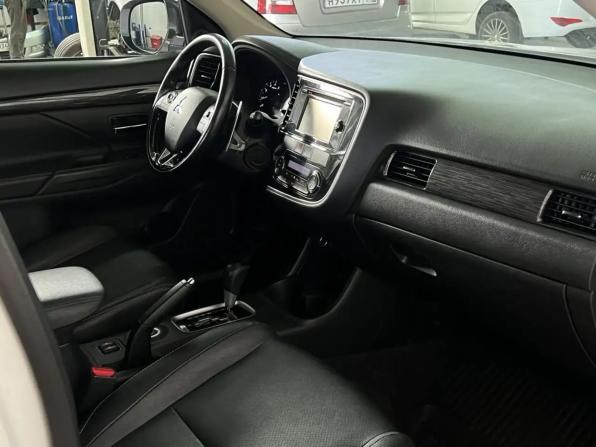 Mitsubishi Outlander III Рестайлинг 2 с пробегом 2016 года, цена 1 860 000 рублей, 113117 км, внедорожник, Автокод Объявления