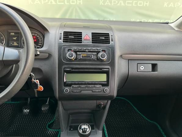 Volkswagen Touran I Рестайлинг 2 с пробегом 2010 года, цена 599 000 рублей, 317000 км, компактвэн, Автокод Объявления