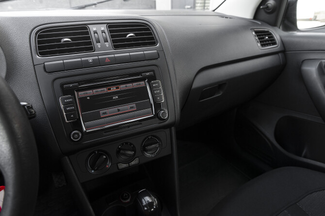 Volkswagen Polo V Рестайлинг с пробегом 2016 года, цена 753 400 рублей, 261164 км, седан, Автокод Объявления