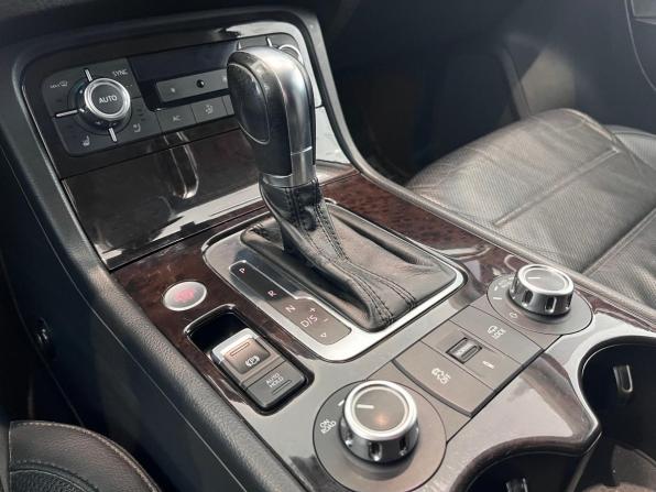 Volkswagen Touareg II с пробегом 2013 года, цена 2 350 000 рублей, 219006 км, внедорожник, Автокод Объявления
