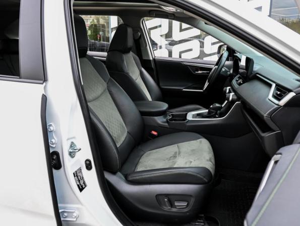 Toyota RAV4 V (XA50) с пробегом 2024 года, цена 3 820 000 рублей, 36508 км, внедорожник, Автокод Объявления