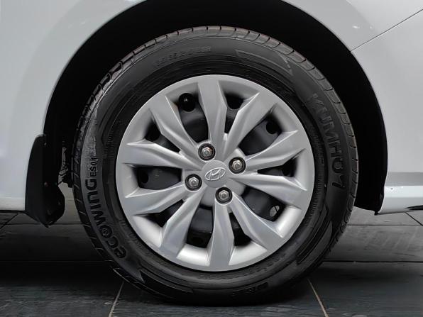 Hyundai Solaris II с пробегом 2020 года, цена 1 355 000 рублей, 97899 км, седан, Автокод Объявления