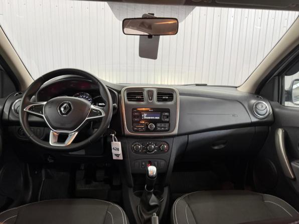 Renault Logan II Рестайлинг с пробегом 2021 года, цена 1 197 000 рублей, 98828 км, седан, Автокод Объявления