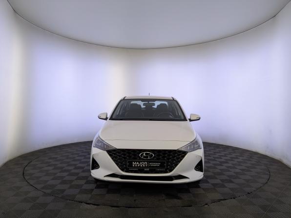 Hyundai Solaris II Рестайлинг с пробегом 2022 года, цена 1 700 000 рублей, 84425 км, седан, Автокод Объявления