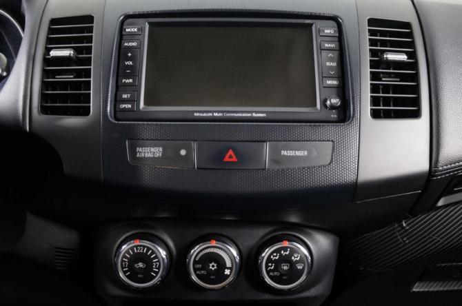 Mitsubishi Outlander II Рестайлинг с пробегом 2010 года, цена 1 099 000 рублей, 261530 км, внедорожник, Автокод Объявления