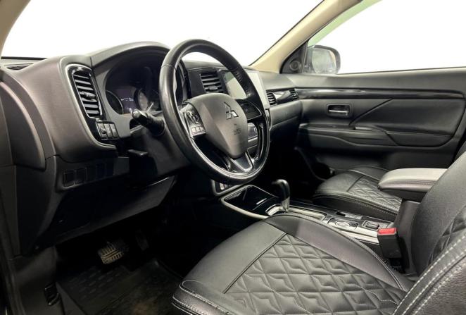 Mitsubishi Outlander III Рестайлинг 3 с пробегом 2021 года, цена 2 100 000 рублей, 166419 км, внедорожник, Автокод Объявления