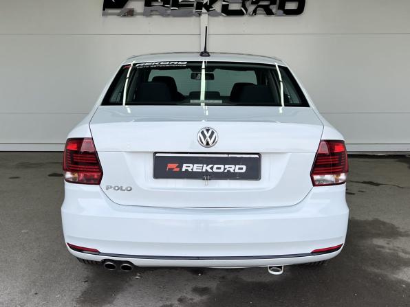 Volkswagen Polo V Рестайлинг с пробегом 2018 года, цена 1 299 000 рублей, 39045 км, седан, Автокод Объявления