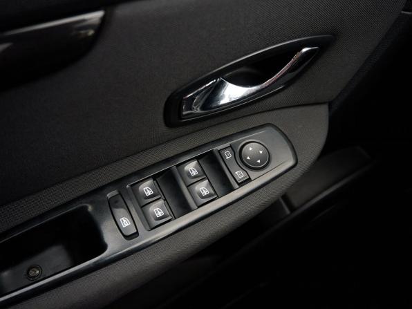 Renault Scenic III Рестайлинг 2 с пробегом 2013 года, цена 928 000 рублей, 178896 км, компактвэн, Автокод Объявления