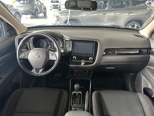 Mitsubishi Outlander III Рестайлинг 3 с пробегом 2021 года, цена 2 425 000 рублей, 20500 км, внедорожник, Автокод Объявления