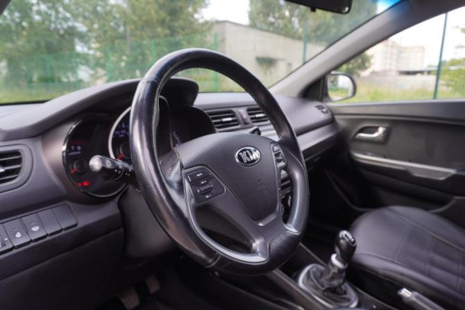 Kia Rio III Рестайлинг с пробегом 2016 года, цена 990 000 рублей, 88392 км, седан, Автокод Объявления