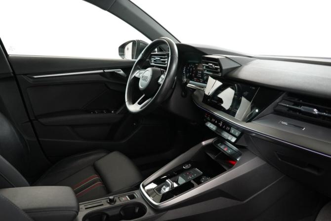 Audi A3 IV (8Y) с пробегом 2021 года, цена 2 950 000 рублей, 54000 км, хэтчбек, Автокод Объявления
