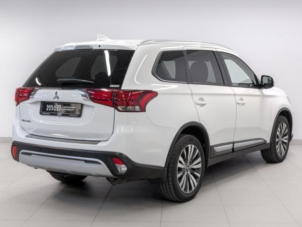 Mitsubishi Outlander III Рестайлинг 3 с пробегом 2021 года, цена 2 575 000 рублей, 98685 км, внедорожник, Автокод Объявления
