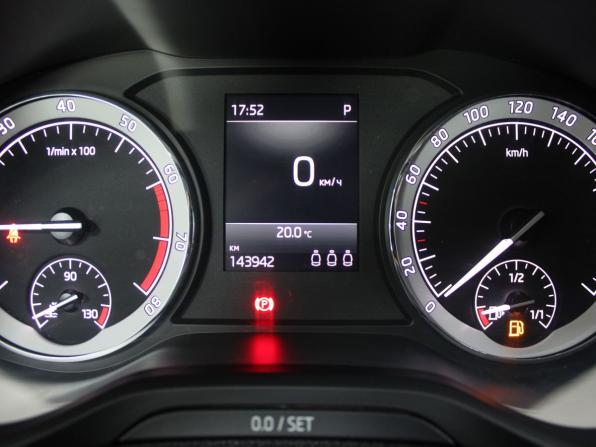 Skoda Karoq I с пробегом 2021 года, цена 2 369 900 рублей, 143942 км, внедорожник, Автокод Объявления