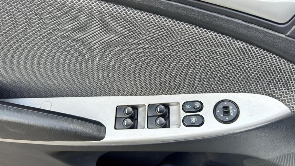 Hyundai Solaris I Ростов-на-Дону  - изображение 17