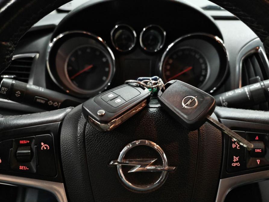 Opel Astra J Москва  - изображение 17