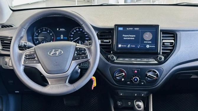Hyundai Solaris II Рестайлинг с пробегом 2022 года, цена 1 698 000 рублей, 242000 км, седан, Автокод Объявления