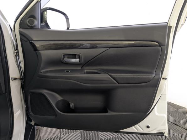 Mitsubishi Outlander III Рестайлинг 2 с пробегом 2016 года, цена 1 890 000 рублей, 93040 км, внедорожник, Автокод Объявления