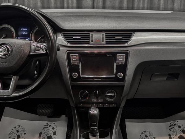 Skoda Rapid I Рестайлинг с пробегом 2018 года, цена 1 040 000 рублей, 182000 км, лифтбек, Автокод Объявления