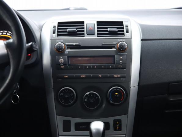 Toyota Corolla X (E140 E150) Рестайлинг с пробегом 2011 года, цена 890 000 рублей, 172159 км, седан, Автокод Объявления