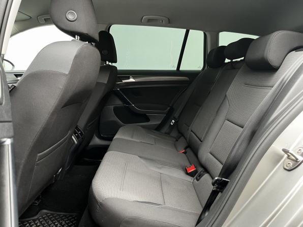Volkswagen Golf VII Рестайлинг с пробегом 2018 года, цена 1 550 000 рублей, 229561 км, универсал, Автокод Объявления