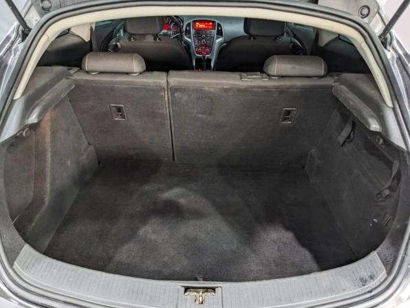 Opel Astra J Рестайлинг с пробегом 2012 года, цена 570 000 рублей, 260000 км, хэтчбек, Автокод Объявления