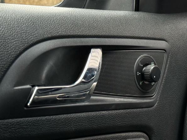 Skoda Yeti I Рестайлинг с пробегом 2014 года, цена 1 349 000 рублей, 238432 км, внедорожник, Автокод Объявления