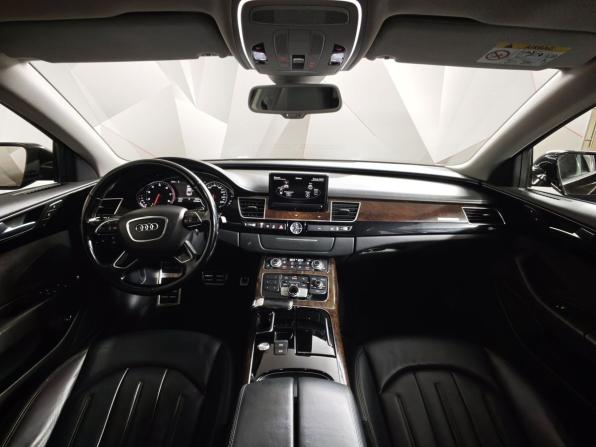 Audi A8 III (D4) Рестайлинг с пробегом 2015 года, цена 1 819 000 рублей, 273097 км, седан, Автокод Объявления