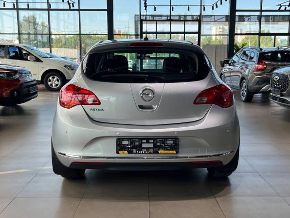 Opel Astra J Рестайлинг с пробегом 2012 года, цена 1 120 000 рублей, 103434 км, хэтчбек, Автокод Объявления