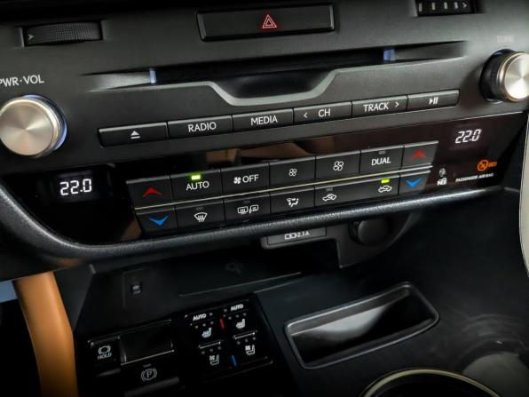 Lexus RX IV Рестайлинг с пробегом 2020 года, цена 5 750 000 рублей, 27441 км, внедорожник, Автокод Объявления
