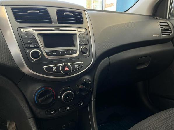 Hyundai Solaris I Рестайлинг с пробегом 2015 года, цена 897 750 рублей, 110000 км, седан, Автокод Объявления