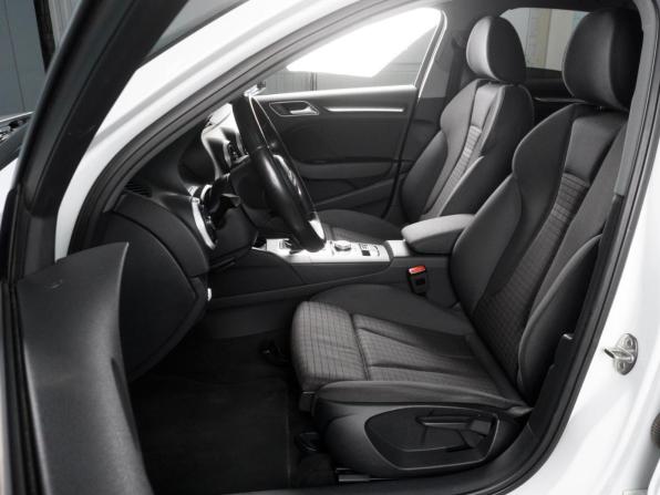 Audi A3 III (8V) Рестайлинг с пробегом 2017 года, цена 2 299 000 рублей, 122693 км, седан, Автокод Объявления
