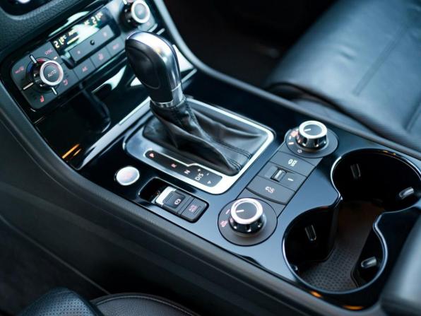 Volkswagen Touareg II с пробегом 2014 года, цена 1 899 000 рублей, 216180 км, внедорожник, Автокод Объявления