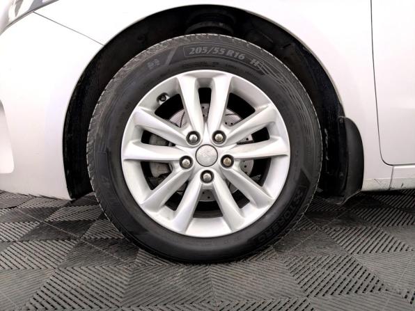 Kia Cerato III Рестайлинг (Classic) с пробегом 2018 года, цена 1 050 000 рублей, 177178 км, седан, Автокод Объявления