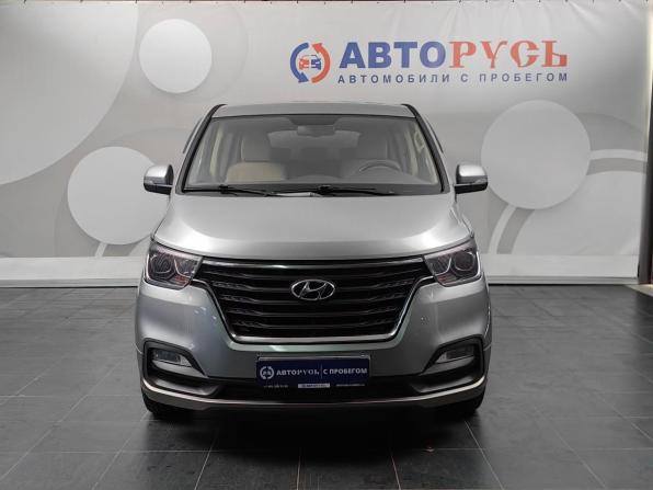 Hyundai H-1 II Рестайлинг 2 с пробегом 2018 года, цена 2 555 000 рублей, 207886 км, минивэн, Автокод Объявления