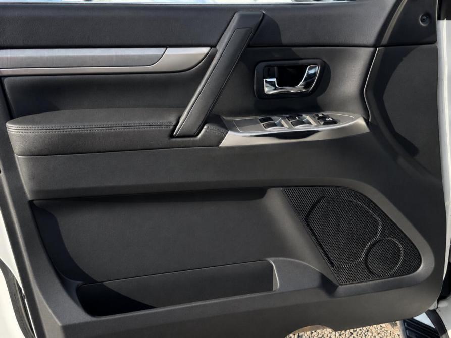 Mitsubishi Pajero IV Рестайлинг 1 Набережные Челны  - изображение 12