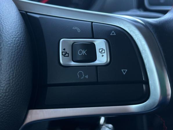 Volkswagen Polo V Рестайлинг с пробегом 2016 года, цена 1 090 000 рублей, 158900 км, седан, Автокод Объявления