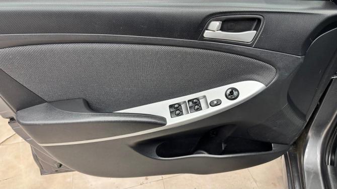 Hyundai Solaris I с пробегом 2011 года, цена 625 000 рублей, 130915 км, седан, Автокод Объявления