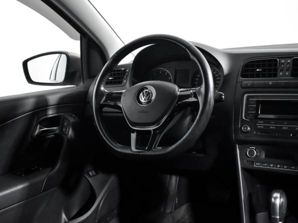 Volkswagen Polo V Рестайлинг с пробегом 2017 года, цена 965 000 рублей, 55531 км, седан, Автокод Объявления