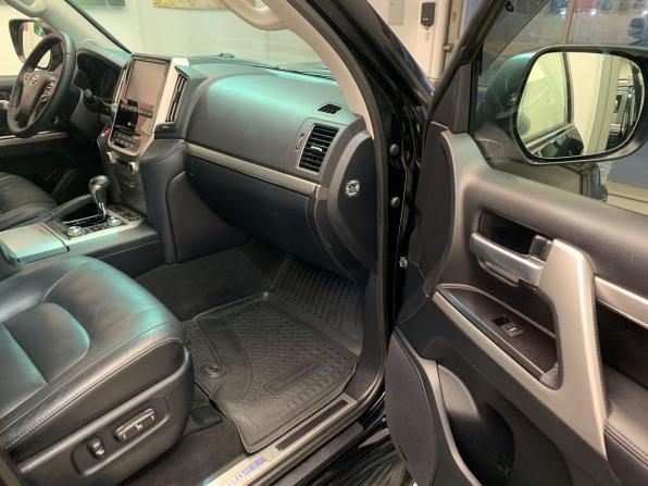 Toyota Land Cruiser 200 Series Рестайлинг 2 с пробегом 2019 года, цена 6 790 000 рублей, 234130 км, внедорожник, Автокод Объявления